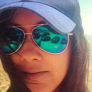 Meet your Posher, Khavita